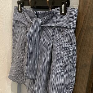 H&M High Waist Zigzag Patterned Shorts size 8